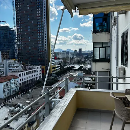 Center View Luxury 地拉那