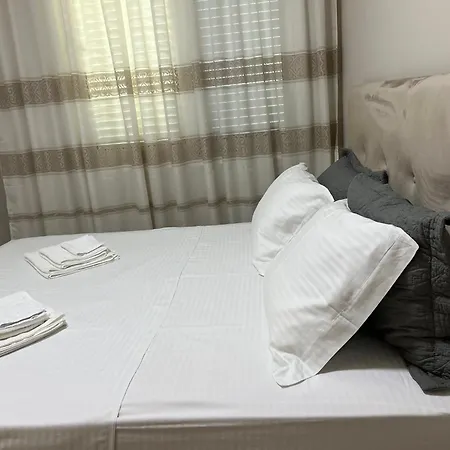 Center View Luxury Apartmán