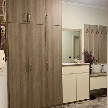 Center View Luxury Тирана