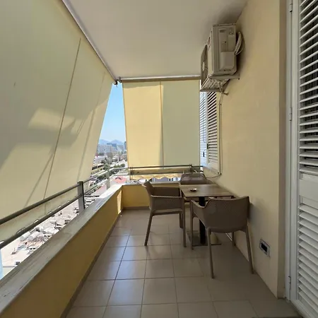 Center View Luxury Apartmán Tirana